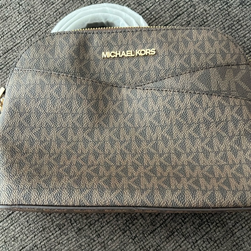 Michael kors crossbody